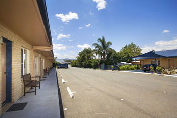 Edward Parry Motel & Apartments - Sunshine Coast Guide 20