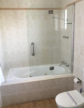 Edward Parry Motel & Apartments - Sunshine Coast Guide 22