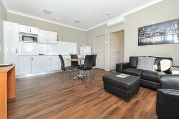 Akuna Motor Inn And Apartments - Sunshine Coast Guide 0