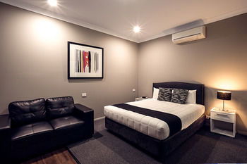 Akuna Motor Inn And Apartments - Sunshine Coast Guide 13