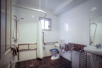 Akuna Motor Inn And Apartments - Sunshine Coast Guide 15