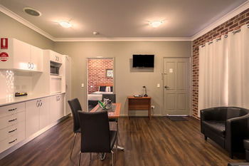 Akuna Motor Inn And Apartments - Sunshine Coast Guide 18