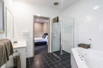 Akuna Motor Inn And Apartments - Sunshine Coast Guide 19