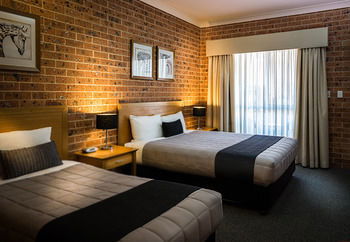 Akuna Motor Inn And Apartments - Sunshine Coast Guide 24