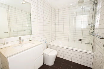 Astina Serviced Apartments - Parkside - Sunshine Coast Guide 1