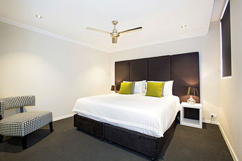 Astina Serviced Apartments - Parkside - Sunshine Coast Guide 3