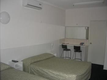Central Motel Mooloolaba - Sunshine Coast Guide 3