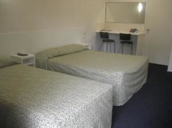 Central Motel Mooloolaba - Sunshine Coast Guide 4