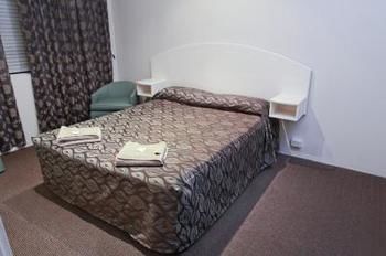 Central Motel Mooloolaba - Sunshine Coast Guide 7