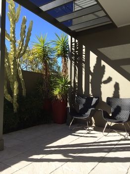 Chaucer Palms Boutique Bed & Breakfast - Sunshine Coast Guide 1
