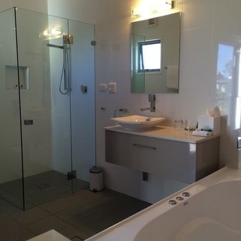 Chaucer Palms Boutique Bed & Breakfast - Sunshine Coast Guide 2