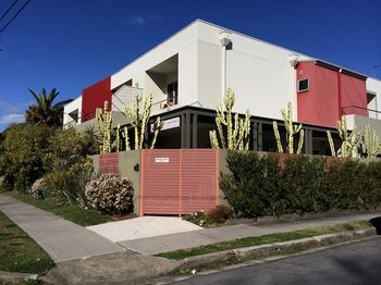 Chaucer Palms Boutique Bed & Breakfast - Sunshine Coast Guide 10