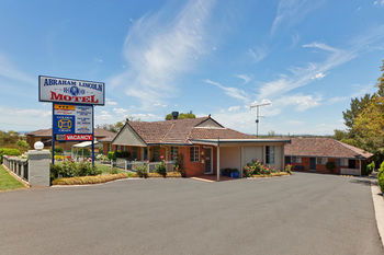 Abraham Lincoln Motel - Sunshine Coast Guide 4