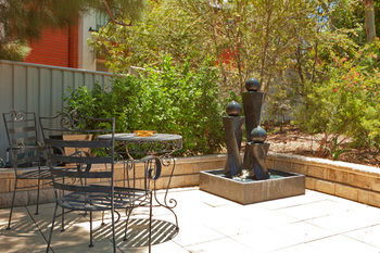 Abraham Lincoln Motel - Sunshine Coast Guide 6