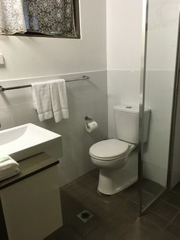 Avoca Beach Hotel & Resort - Sunshine Coast Guide 4