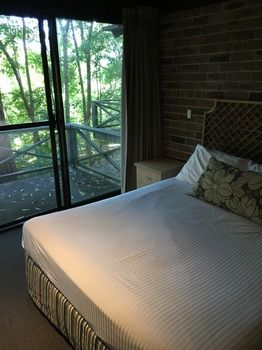 Avoca Beach Hotel & Resort - Sunshine Coast Guide 23