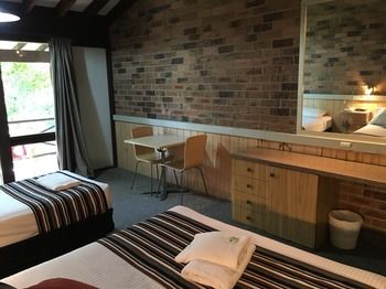 Avoca Beach Hotel & Resort - Sunshine Coast Guide 26