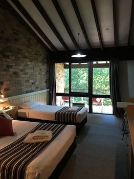 Avoca Beach Hotel & Resort - Sunshine Coast Guide 27