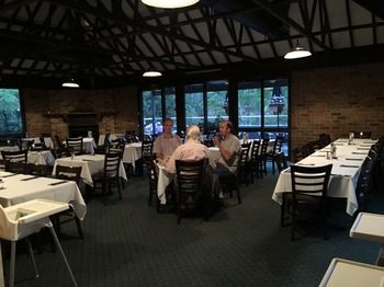 Avoca Beach Hotel & Resort - Sunshine Coast Guide 41