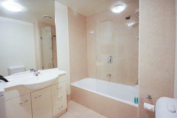 Amazing City Apartment - Sunshine Coast Guide 6