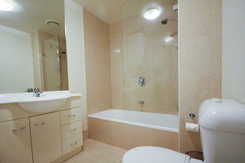 Amazing City Apartment - Sunshine Coast Guide 7