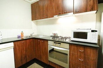 Amazing City Apartment - Sunshine Coast Guide 24