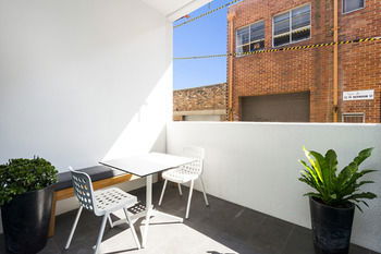 Apartment Hotel East Central - Sunshine Coast Guide 2