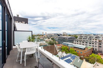 Apartment Hotel East Central - Sunshine Coast Guide 5