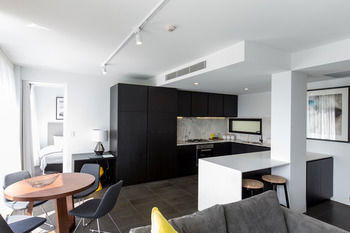Apartment Hotel East Central - Sunshine Coast Guide 41