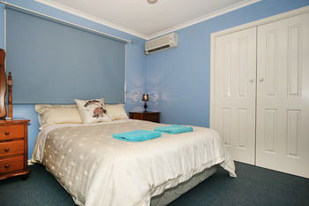 Roseland Holiday House - Sunshine Coast Guide 4