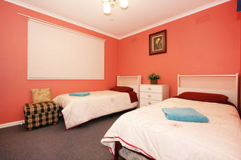 Roseland Holiday House - Sunshine Coast Guide 5
