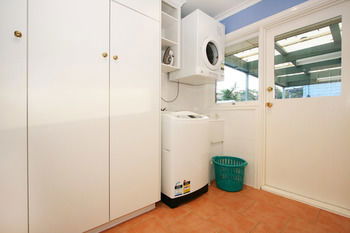 Roseland Holiday House - Sunshine Coast Guide 8