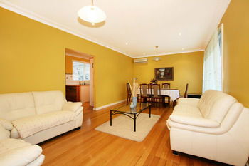 Roseland Holiday House - Sunshine Coast Guide 11
