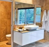 Deja Vu Estate - Sunshine Coast Guide