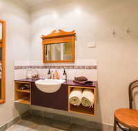 Strathvea Guest House - Sunshine Coast Guide