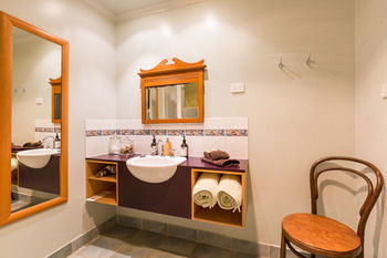 Strathvea Guest House - Sunshine Coast Guide 0