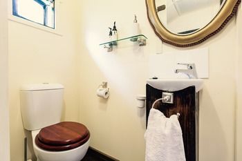 Strathvea Guest House - Sunshine Coast Guide 16