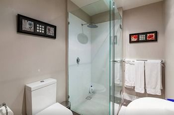 Anchor On Little Collins - Southern - Sunshine Coast Guide 1