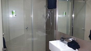 Apartments Of Melbourne Collins Street - Sunshine Coast Guide 1