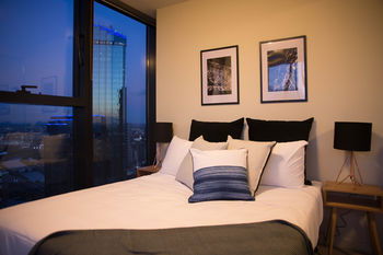 Apartments Of Melbourne Collins Street - Sunshine Coast Guide 5