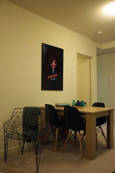 Apartments Of Melbourne Collins Street - Sunshine Coast Guide 9