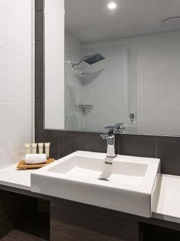 Best Western Plus Lake Kawana Hotel - Sunshine Coast Guide 8
