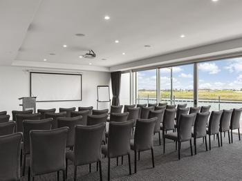 Best Western Plus Lake Kawana Hotel - Sunshine Coast Guide 13