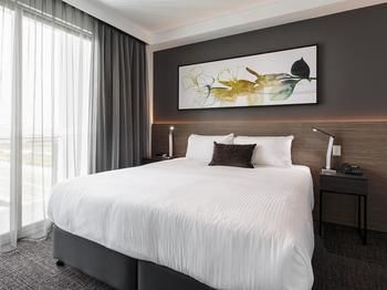 Best Western Plus Lake Kawana Hotel - Sunshine Coast Guide 17