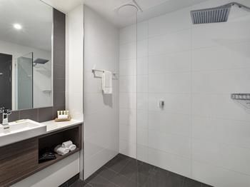 Best Western Plus Lake Kawana Hotel - Sunshine Coast Guide 18