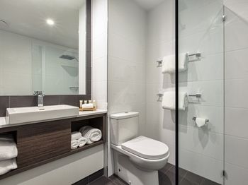 Best Western Plus Lake Kawana Hotel - Sunshine Coast Guide 37