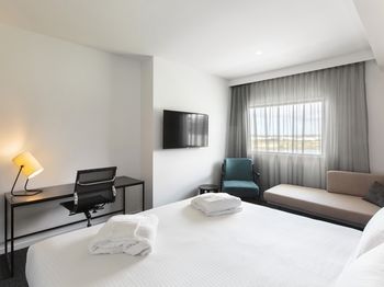 Best Western Plus Lake Kawana Hotel - Sunshine Coast Guide 41