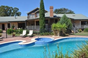 Yering Farm Wines - Sunshine Coast Guide 15
