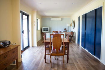 The Wattle Lodge - Sunshine Coast Guide 14