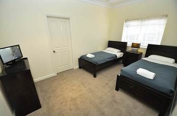 Kingsford 12 Shaw Furnished Apartment - Sunshine Coast Guide 1